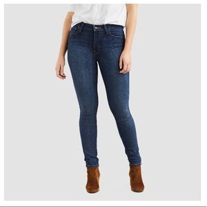 Levi’s women 721 skinny jeans in blue